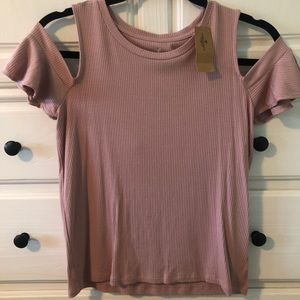Cold shoulder tee